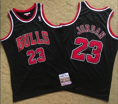 Men's Chicago Bulls #23 Michael Jordan Black 1997 Throwback Authentic Jersey