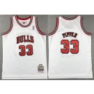 Youth Chicago Bulls #33 Scottie Pippen White 1997 Throwback Swingman Jersey